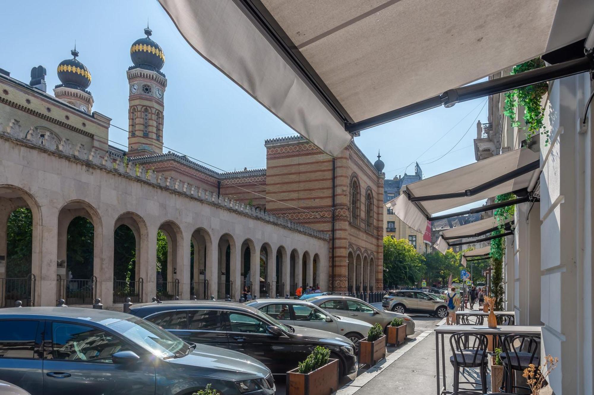 Ultra Central Luxury Budapest Bagian luar foto
